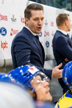 Head coach Sam Hallam of Sweden
