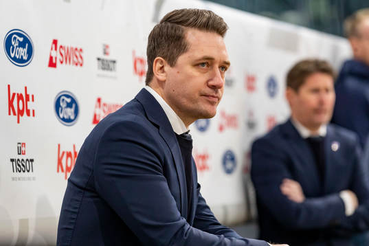 Head coach Sam Hallam of Sweden