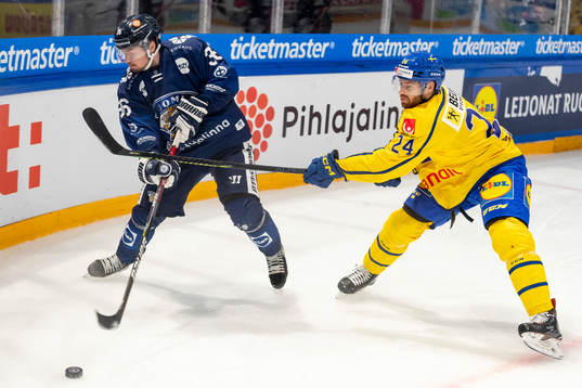 Oscar Lindberg of Sweden