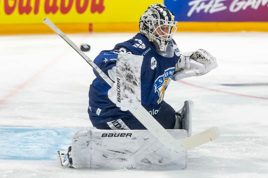 Goaltender Lassi Lehtinen of Finland