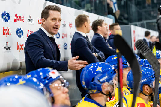 Head coach Sam Hallam of Sweden