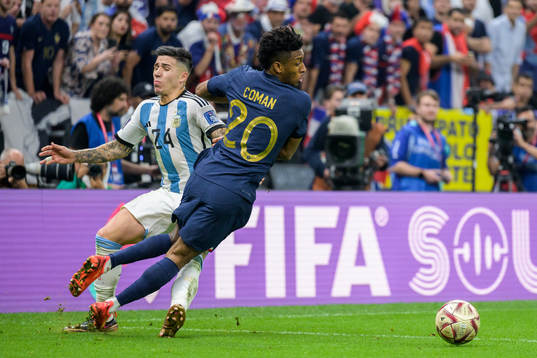 Enzo Fernandez of Argentina and Kingsley Coman of France
