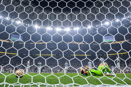goalkeeper Emiliano Martinez of Argentina looks dejected