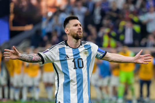 Lionel Messi of Argentina celebrate