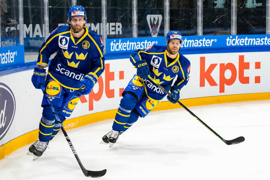 Klas Dahlbeck and Oscar Lindberg of Sweden