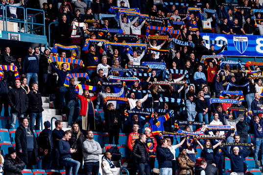 under ishockeymatchen i Hockeyallsvenskan mellan