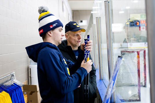 Isak Rosén and Magnus Hävelid, Head coach of Sweden