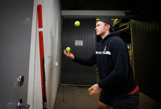 Örebros Linus Öberg värmer upp
