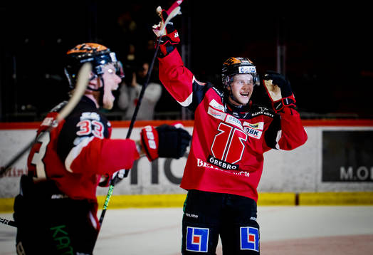 Örebros Elias Ekström jublar vid 2-1