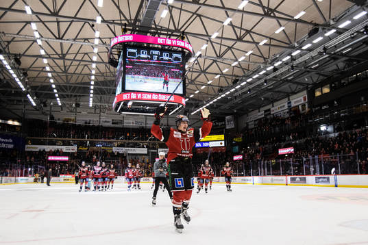 Örebros Radek Muzik jublar