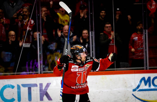 Örebros Mathias Bromé gör 3-2 och jublar