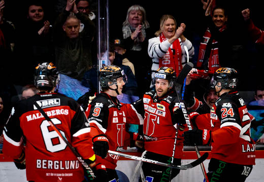 Örebros Mathias Bromé gör 3-2 och jublar med Filip