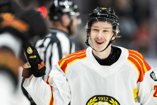 Brynäs Linus Lindblom jublar