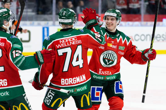 Frölundas Jere Innala jublar