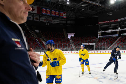 Axel Sandin-Pellikka and Isak Rosén of Sweden