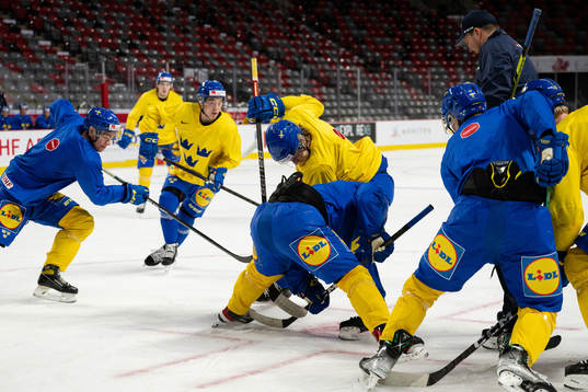 Milton Oscarson of Sweden