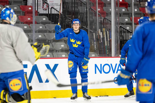 Milton Oscarson of Sweden