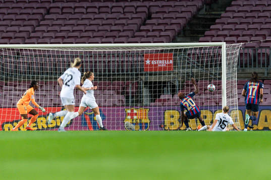 Asisat Oshoala of Barcelona scores 1-0 behind goalkeeper