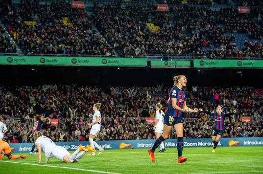 Fridolina Rolfö of Barcelona celebrates