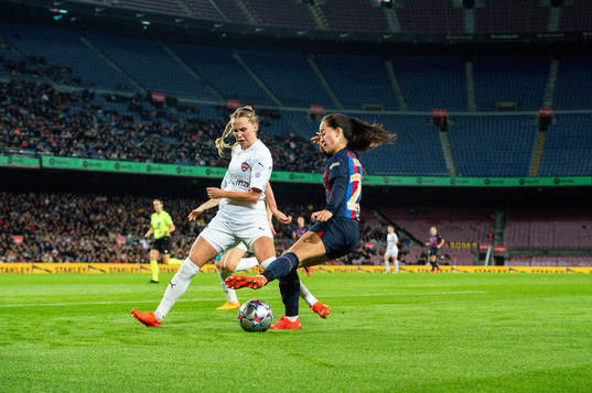Ria Noora Minerva Öling of FC Rosengård and Nuria Rabano