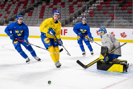Hugo Jonasson , Isak Rosén m Jakob Norén and goaltender