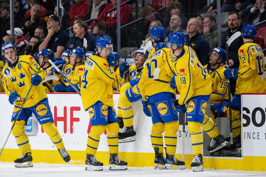 Oskar Pettersson , Jonathan Lekkerimäki and Isak Rosén of