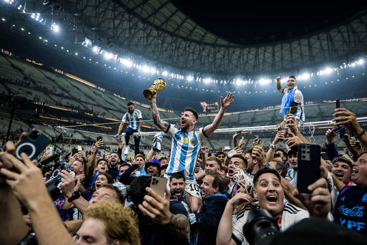 Bläddra bland fler bilder av Lionel Messi
