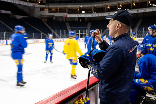 Magnus Hävelid, head coach of Sweden