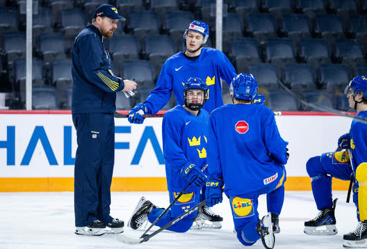 Gereon Dahlgren, assistant coach , Fabian Lysell , and Axel
