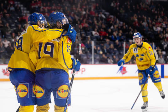 Simon Robertsson , Isak Rosén and Filip Bystedt of Sweden