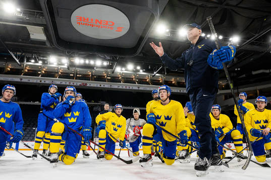 Fabian Lysell , Victor Stjernborg and Magnus Hävelid, head
