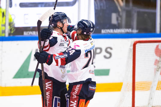Linköpings Georg Weigelt och Elliot Ekmark jublar