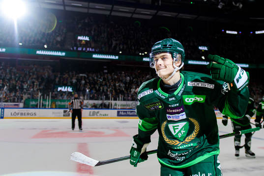 Färjestads Lucas Forsell jublar