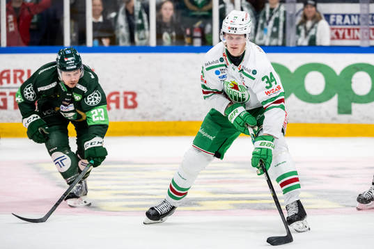 Rögles Adam Edström och Färjestads Ville Pokka