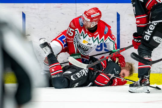 Frölundas Anders Grönlund och Malmö Redhawks Kim Rosdahl