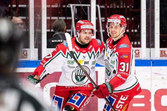 Frölundas Jacob Nilsson jublar ihop med Nicklas Lasu