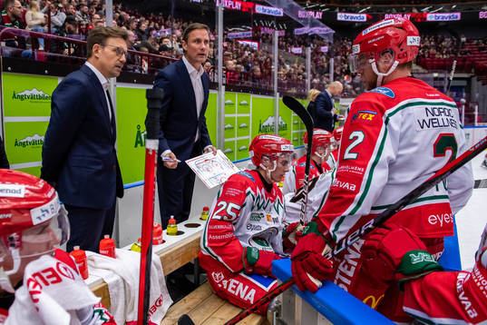 Frölundas assisterande tränare Kristoffer Näslund och