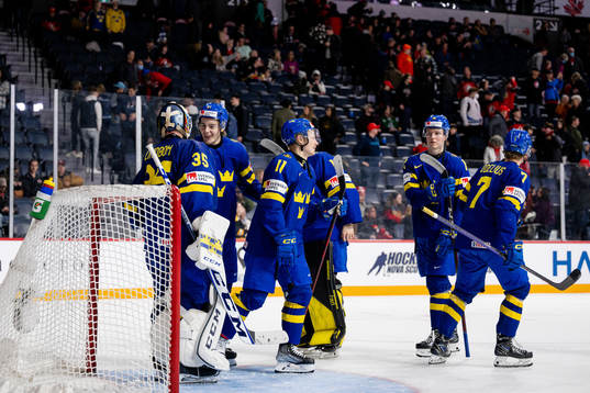 Goaltender Carl Lindbom, Leo Carlsson , Fabian Lysell ,