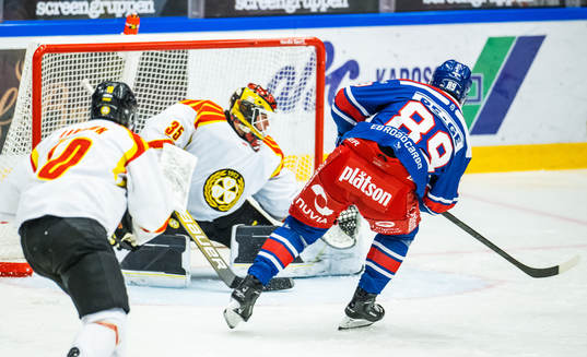 Oskarshamns Patrik Karlkvist gör 1-0