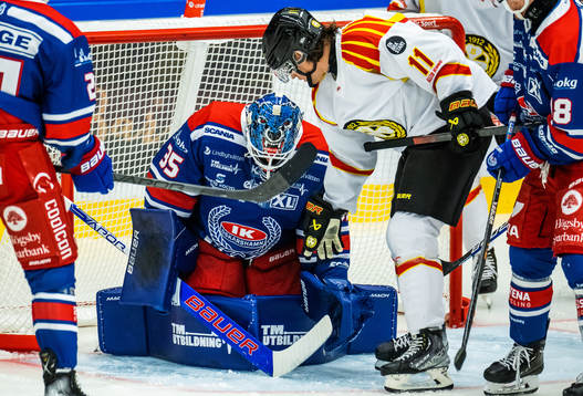 Oskarshamns målvakt Joe Cannata och Brynäs Kevin Roy