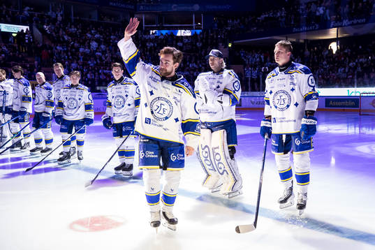 Leksands Oskar Lang hyllas för 400 matcher innan