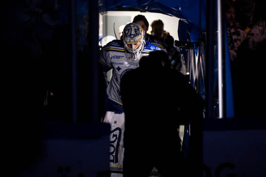 Leksands målvakt Mantas Armalis innan  ishockeymatchen i