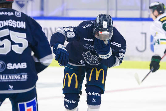 Karlskogas Leo Klavhed blöder