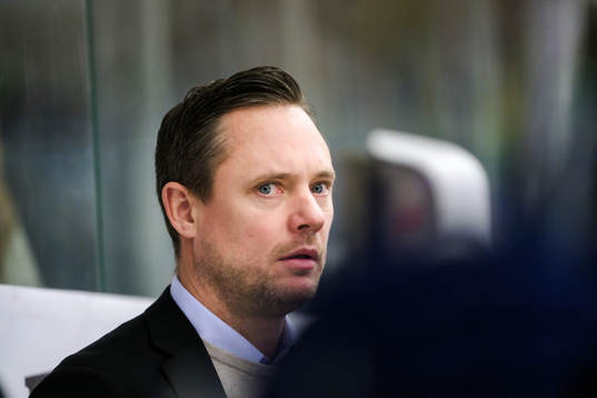 Karlskogas huvudtränare Karl Helmersson