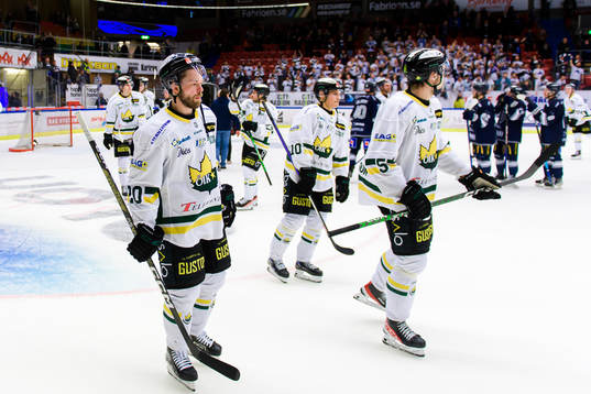 Östersunds Henrik Marklund deppar med lagkamrater