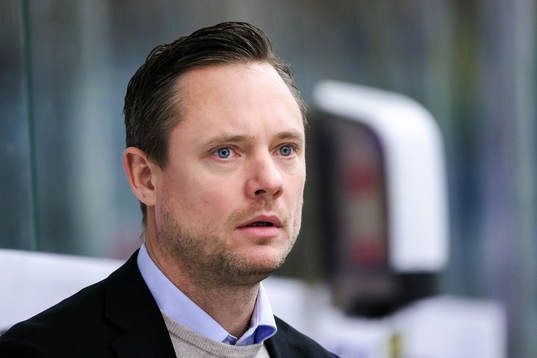 Karlskogas huvudtränare Karl Helmersson