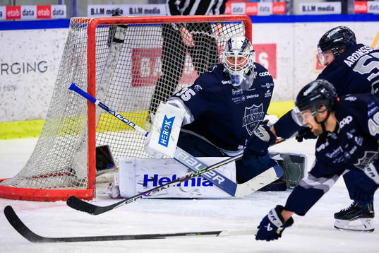 Karlskogas målvakt Lars Volden