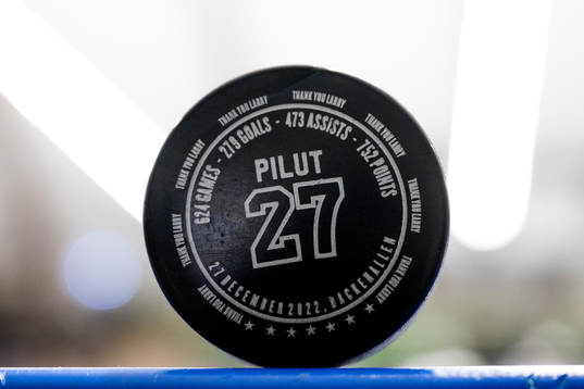 Puck för att hylla Tingsryds före detta spelare och