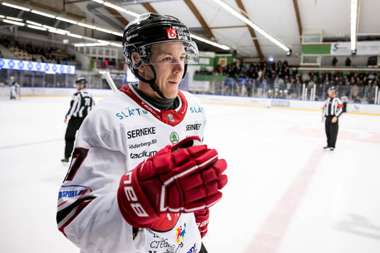 Vita Hästens Sebastian Benker jublar