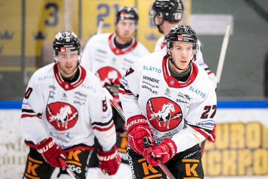 Vita Hästens Sebastian Benker jublar